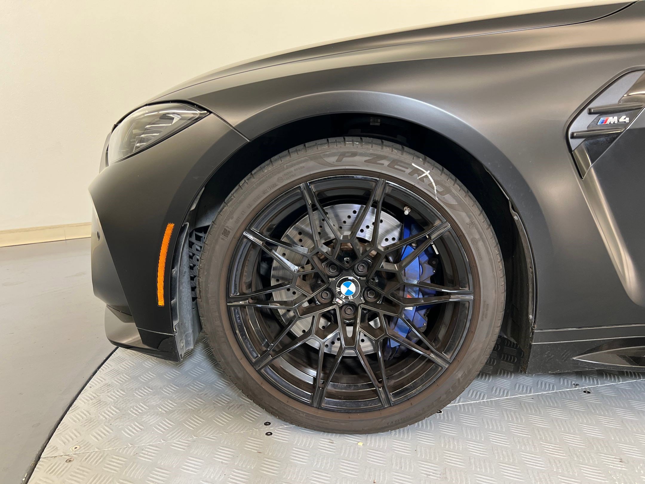 Used 2022 BMW M4 Coupe image 11