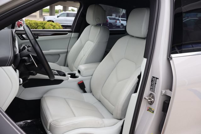 Used 2024 Porsche Macan S AWD/4WD image 13