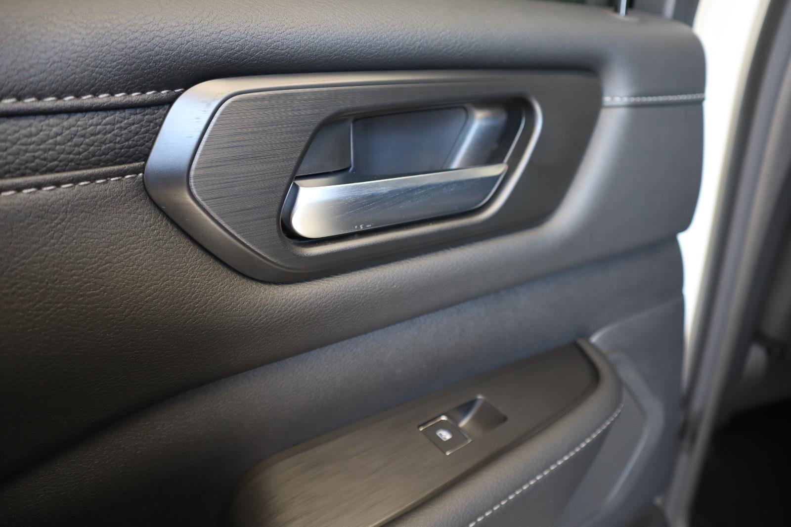 New 2026 Nissan Armada SV image 30