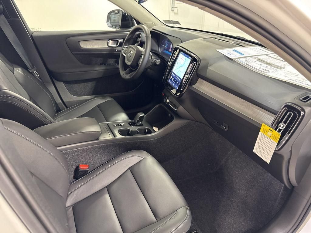 New 2026 Volvo XC40 B5 Core w/ Protection Package Premier AWD/4WD image 27