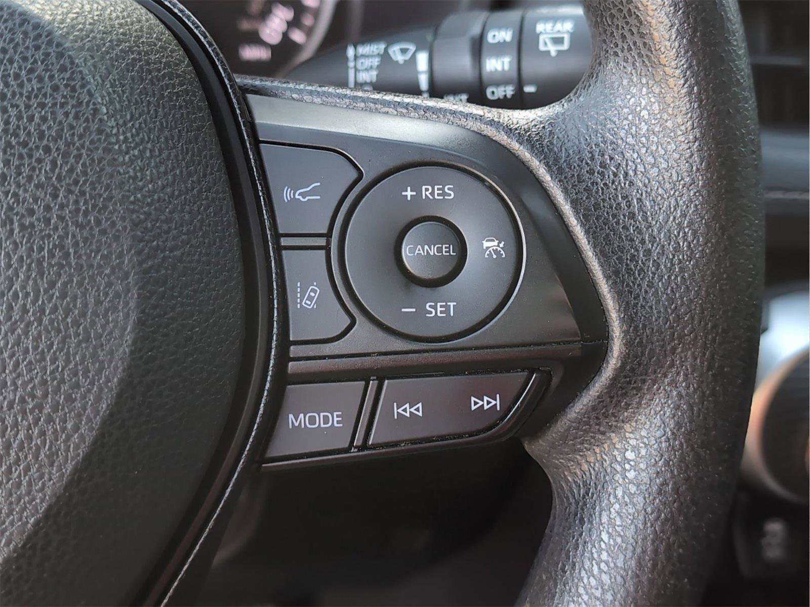 Used 2021 Toyota RAV4 XLE image 21