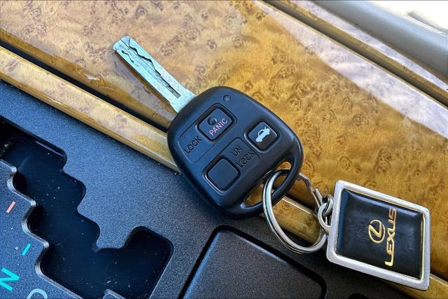 Used 2005 Lexus SC 430 Convertible image 36