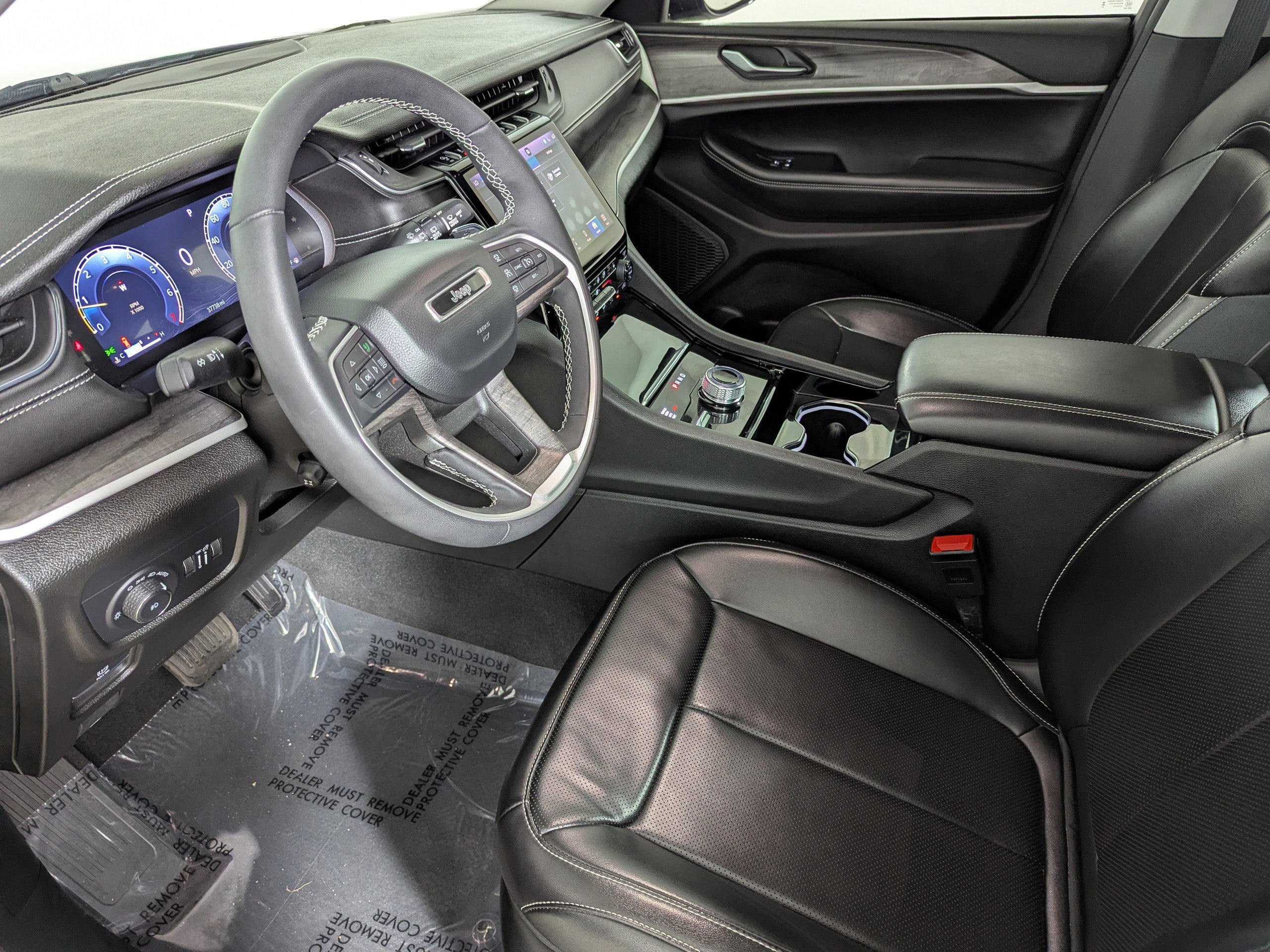 Used 2023 Jeep Grand Cherokee L Limited w/ Luxury Tech Group II AWD/4WD image 33