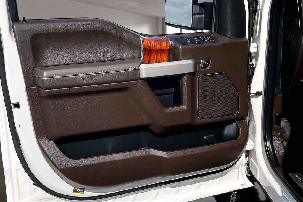 Used 2019 Ford F150 King Ranch w/ Equipment Group 601A Luxury AWD/4WD image 19