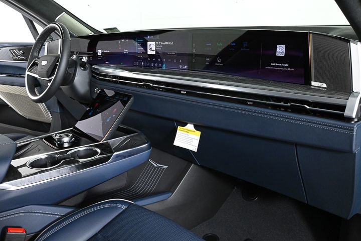 New 2025 Cadillac Escalade IQ Sport 2 image 25