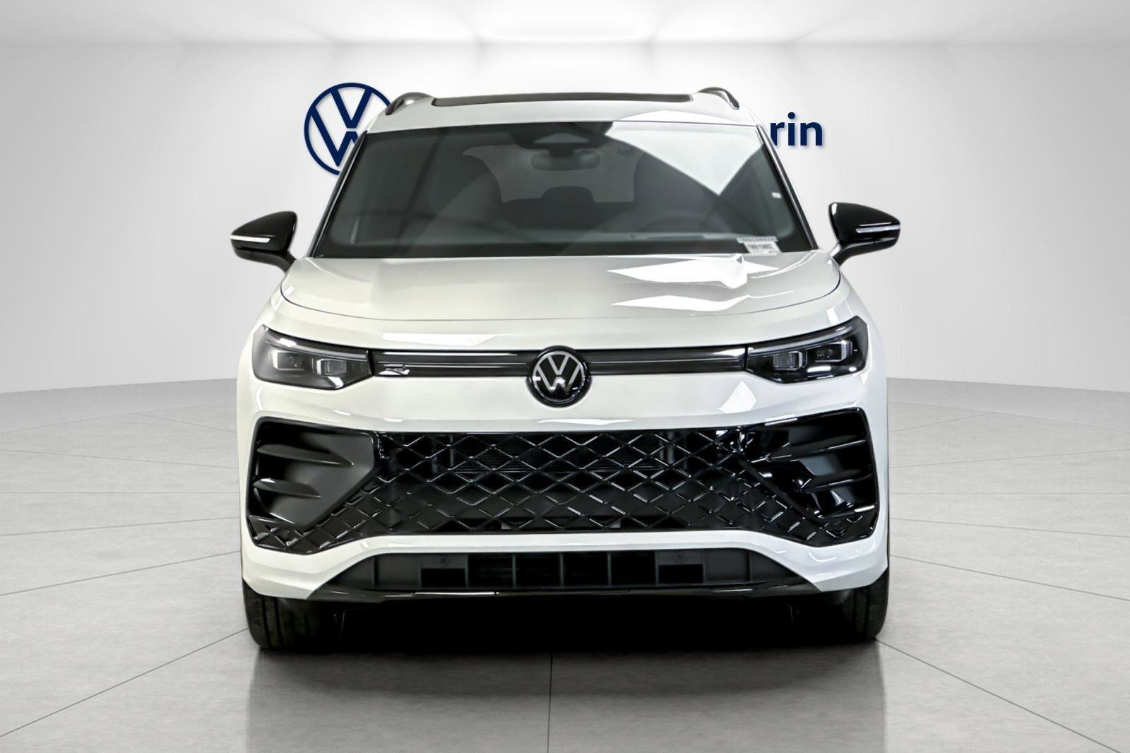 New 2026 Volkswagen Tiguan SE R-Line image 8