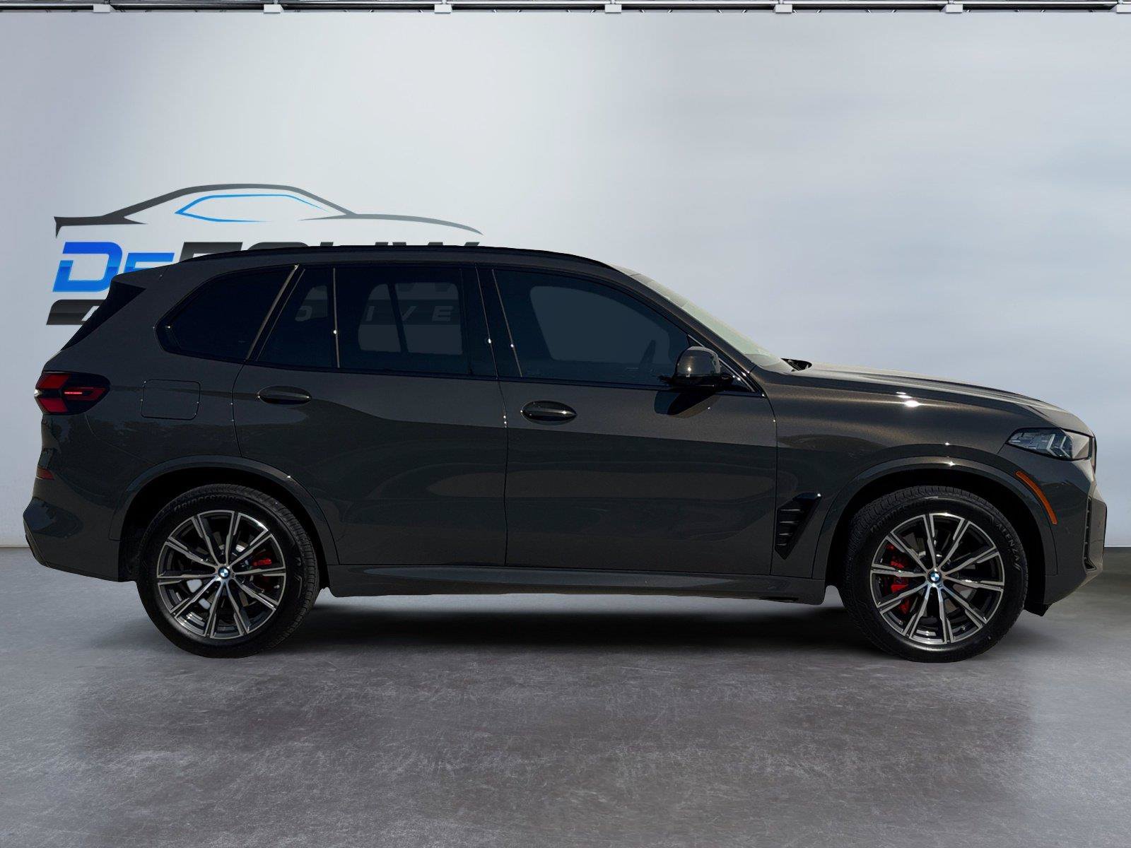 Used 2026 BMW X5 xDrive40i w/ M Sport Package AWD/4WD image 2