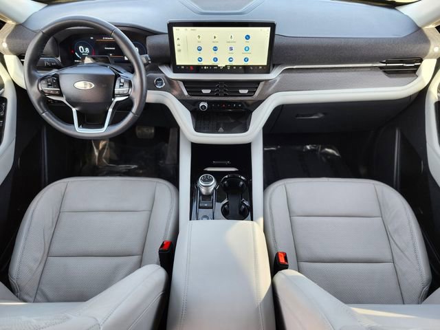 Certified 2025 Ford Explorer Platinum w/ LUX Leather Package image 12