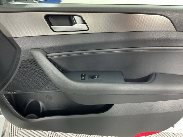Used 2017 Hyundai Sonata Limited 2.0T FWD image 13