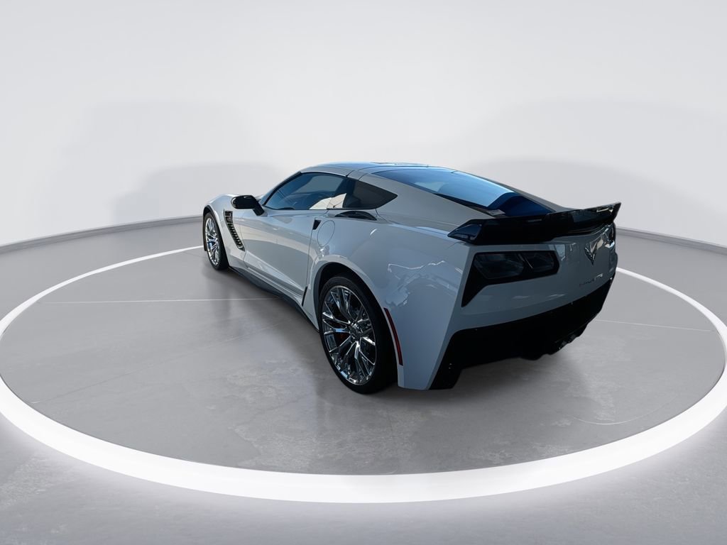 Used 2015 Chevrolet Corvette Z06 w/ 3LZ Preferred Equipment Group image 6
