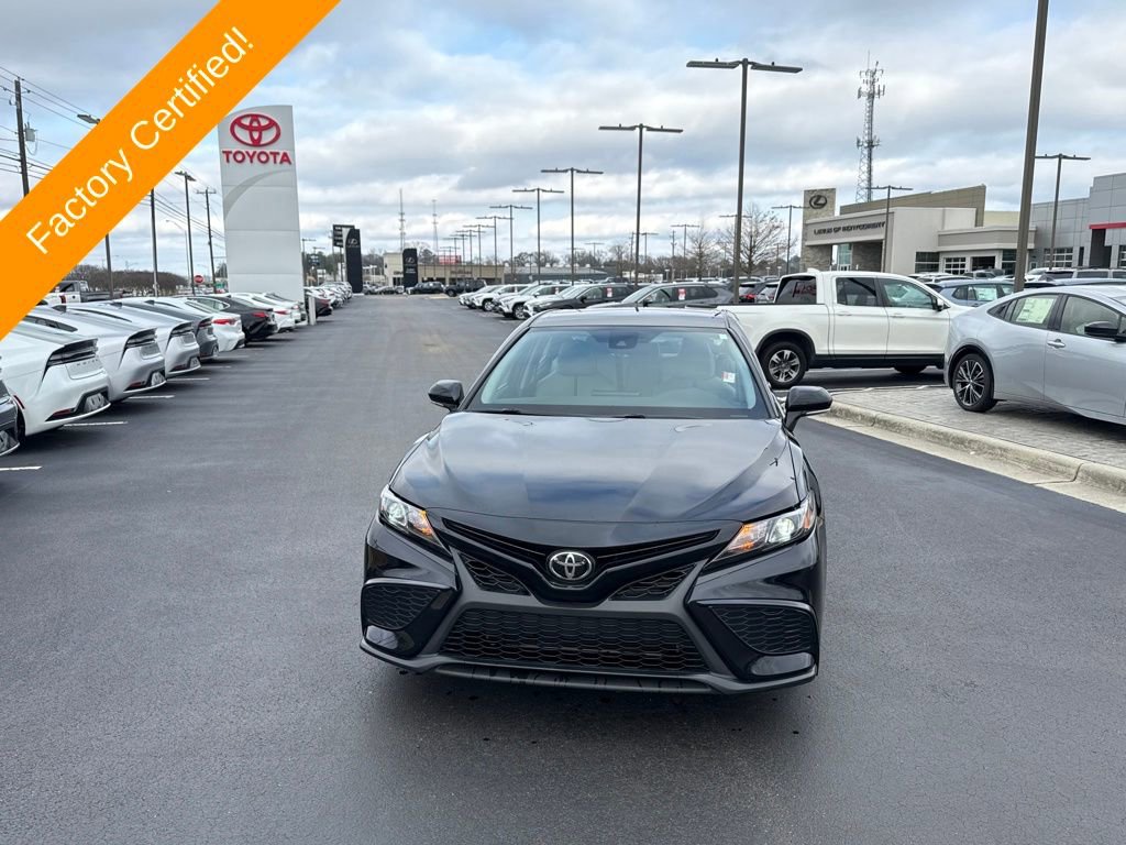 Used 2024 Toyota Camry SE image 8