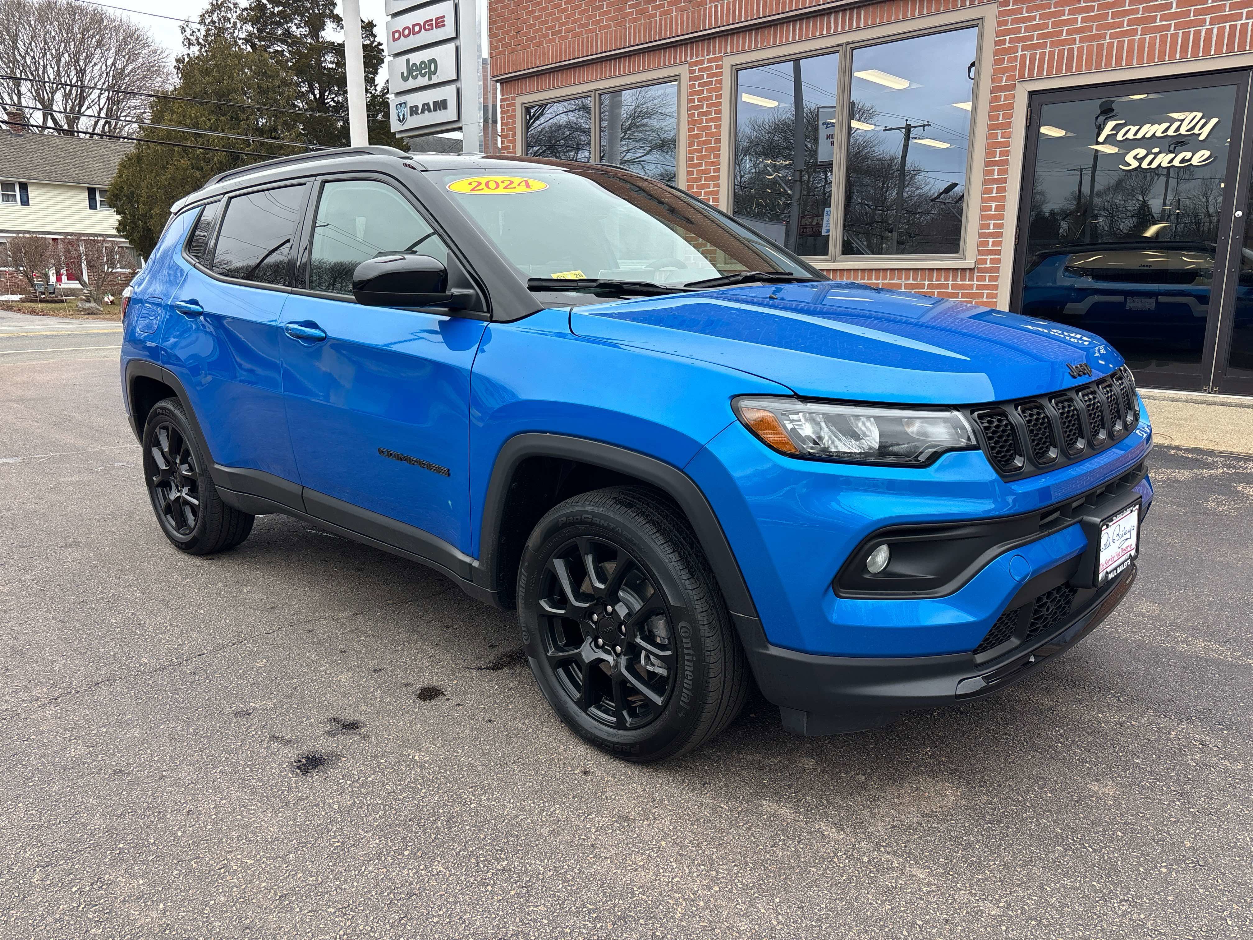 Used 2024 Jeep Compass Latitude w/ Convenience Group image 26