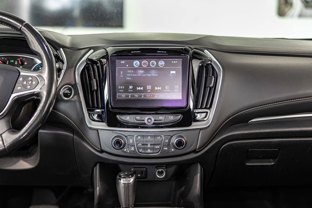 Used 2019 Chevrolet Traverse LT w/ LPO, Floor Liner Package AWD/4WD image 38