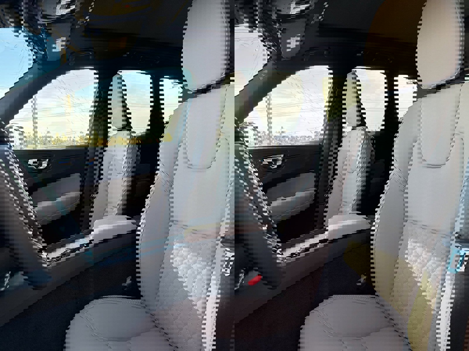 New 2026 Volvo XC60 B5 Plus w/ Protection Package Premier image 9