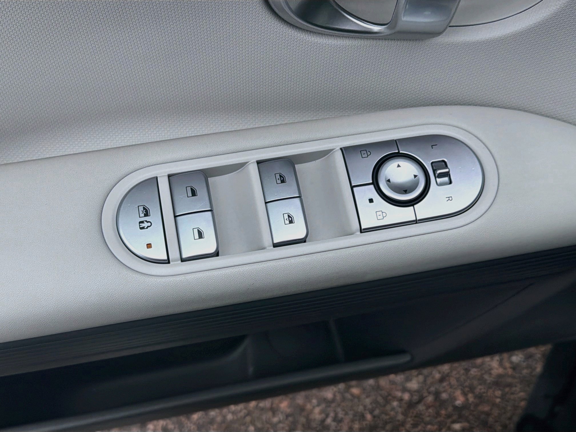 Used 2024 Hyundai Ioniq 5 SEL AWD/4WD image 15