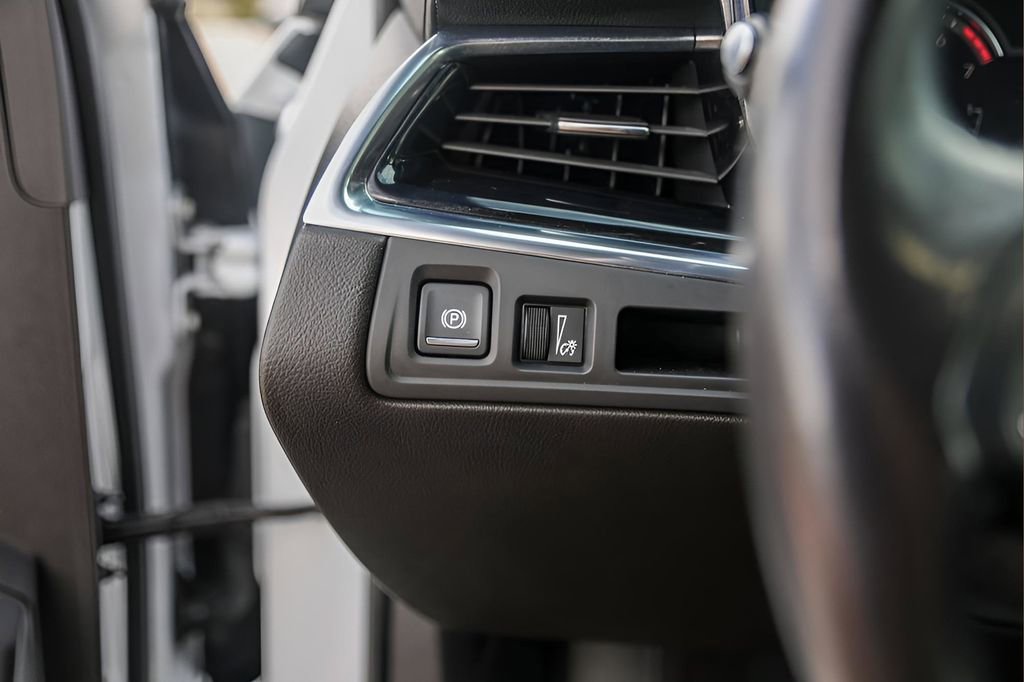 Certified 2022 Cadillac XT6 Luxury image 15