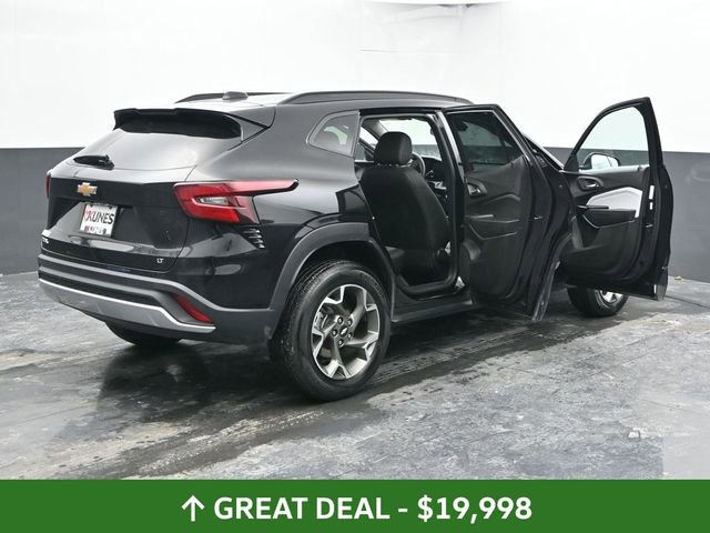 Used 2025 Chevrolet Trax LT image 57
