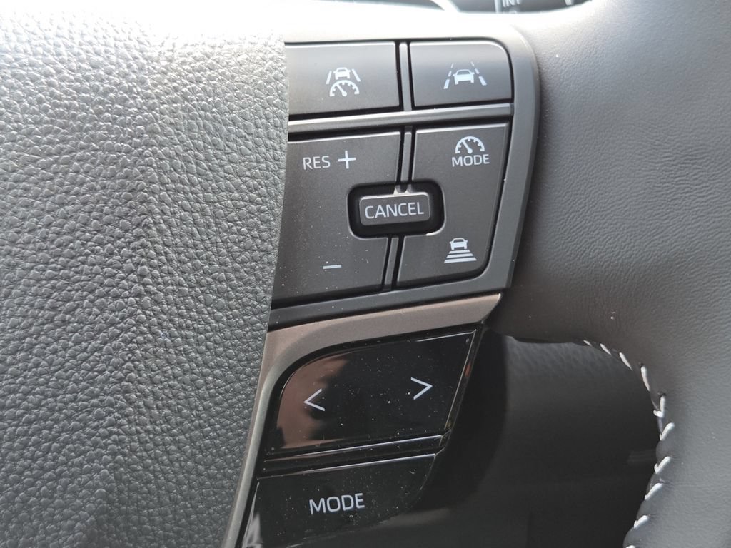 Used 2026 Toyota Camry SE w/ Convenience Package FWD image 11
