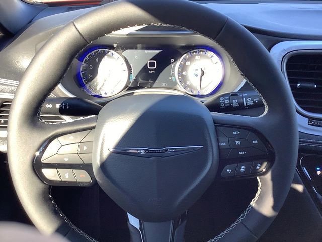 New 2026 Chrysler Pacifica Select w/ S Appearance Package image 6