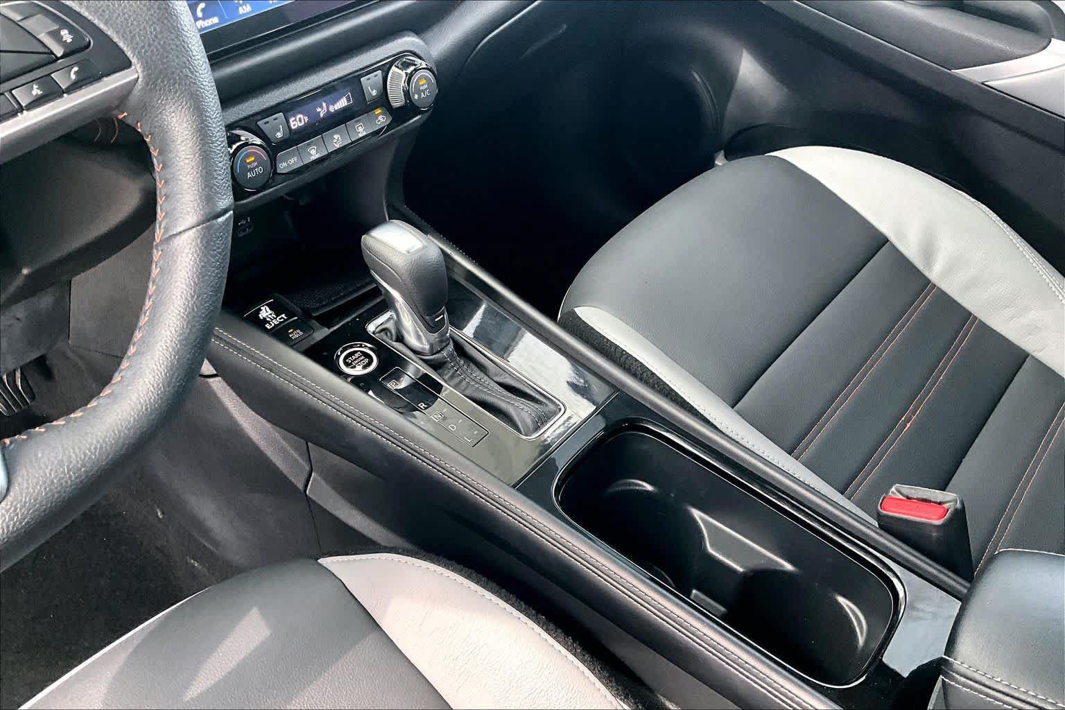 Certified 2024 Nissan Kicks SR w/ SR Premium Package FWD image 16
