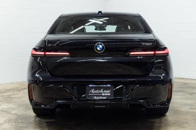 Certified 2025 BMW 740i xDrive AWD/4WD image 9