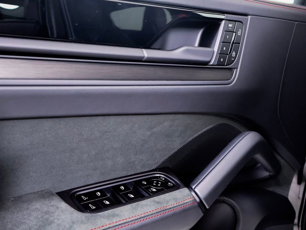 New 2026 Porsche Cayenne GTS image 8