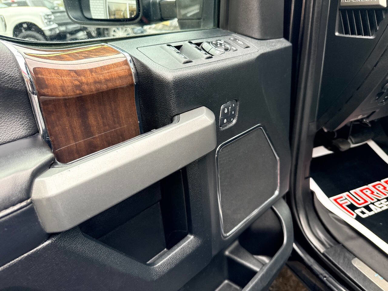 Used 2017 Ford F350 Platinum w/ Platinum Ultimate Package image 26