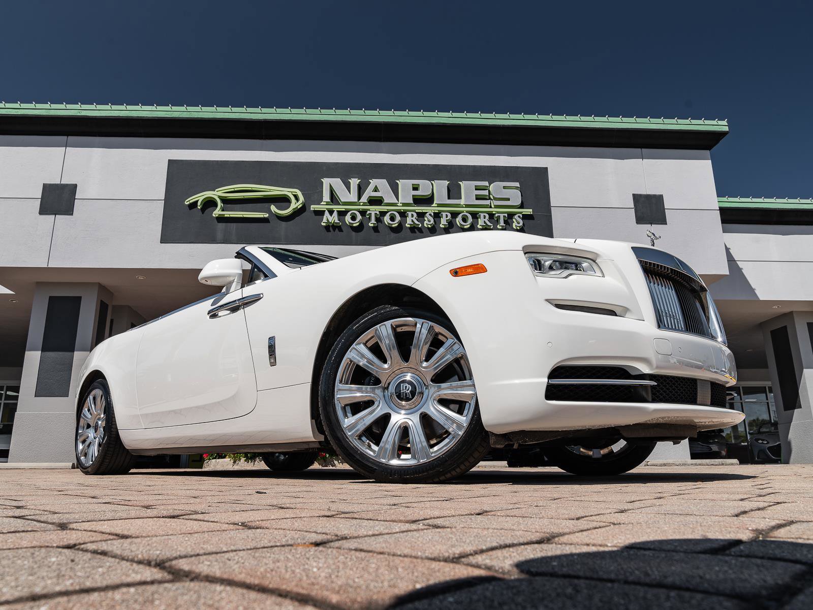 Used 2017 Rolls-Royce Dawn image 5