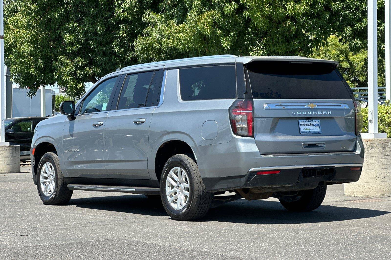 Used 2024 Chevrolet Suburban LT AWD/4WD image 5
