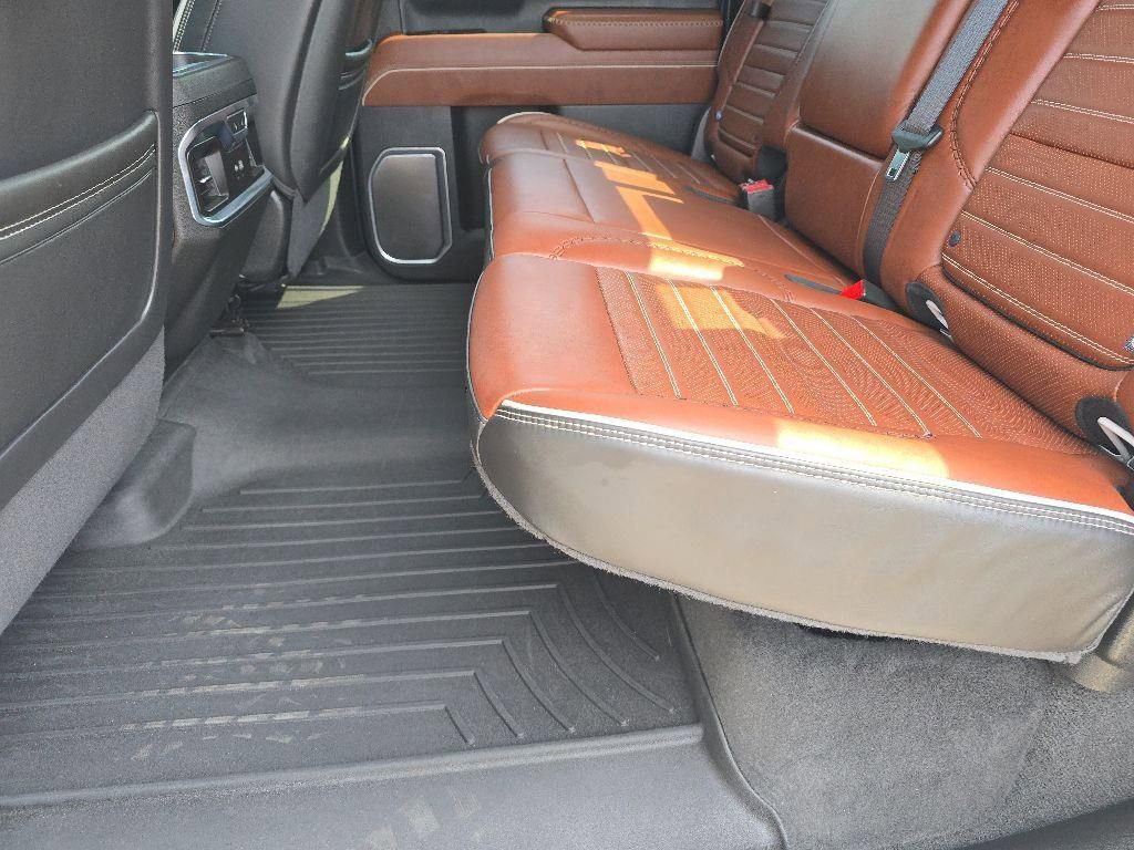 Used 2025 GMC Sierra 2500 Denali Ultimate w/ Snow Plow Prep/Camper Package image 19