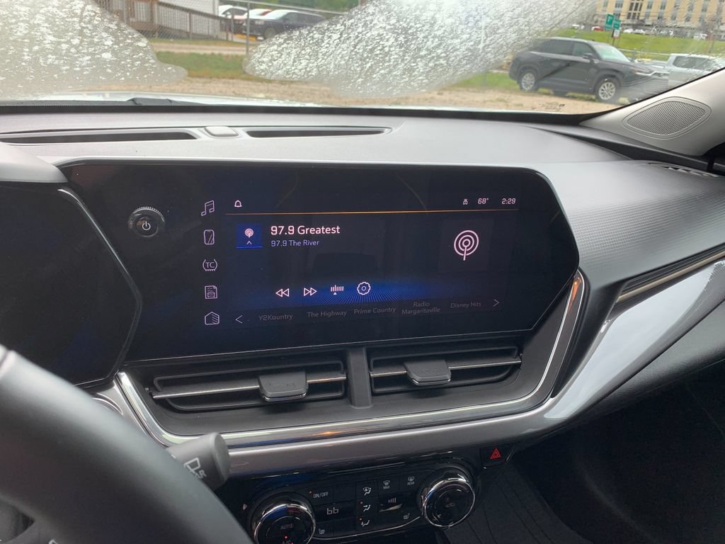 Used 2024 Chevrolet Trax ACTIV FWD image 22