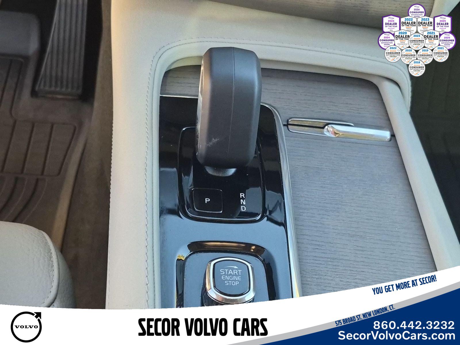 Certified 2024 Volvo XC90 T8 Plus w/ Protection Package AWD/4WD image 12