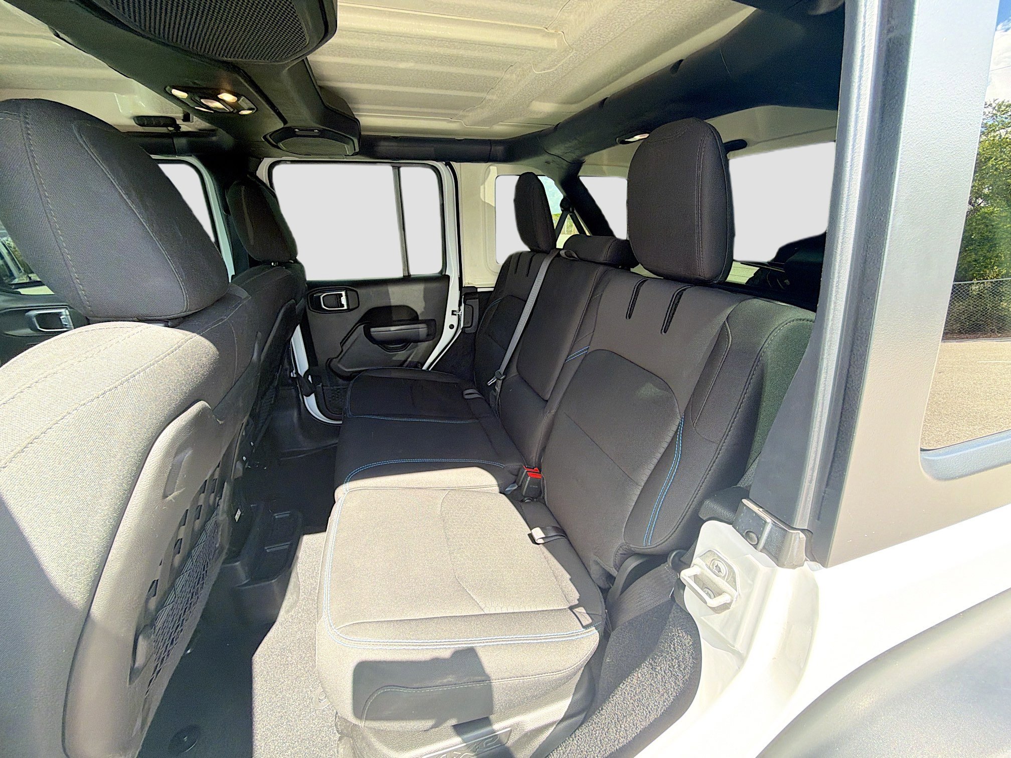 Used 2022 Jeep Wrangler Unlimited Rubicon 4xe w/ Cold Weather Group image 19