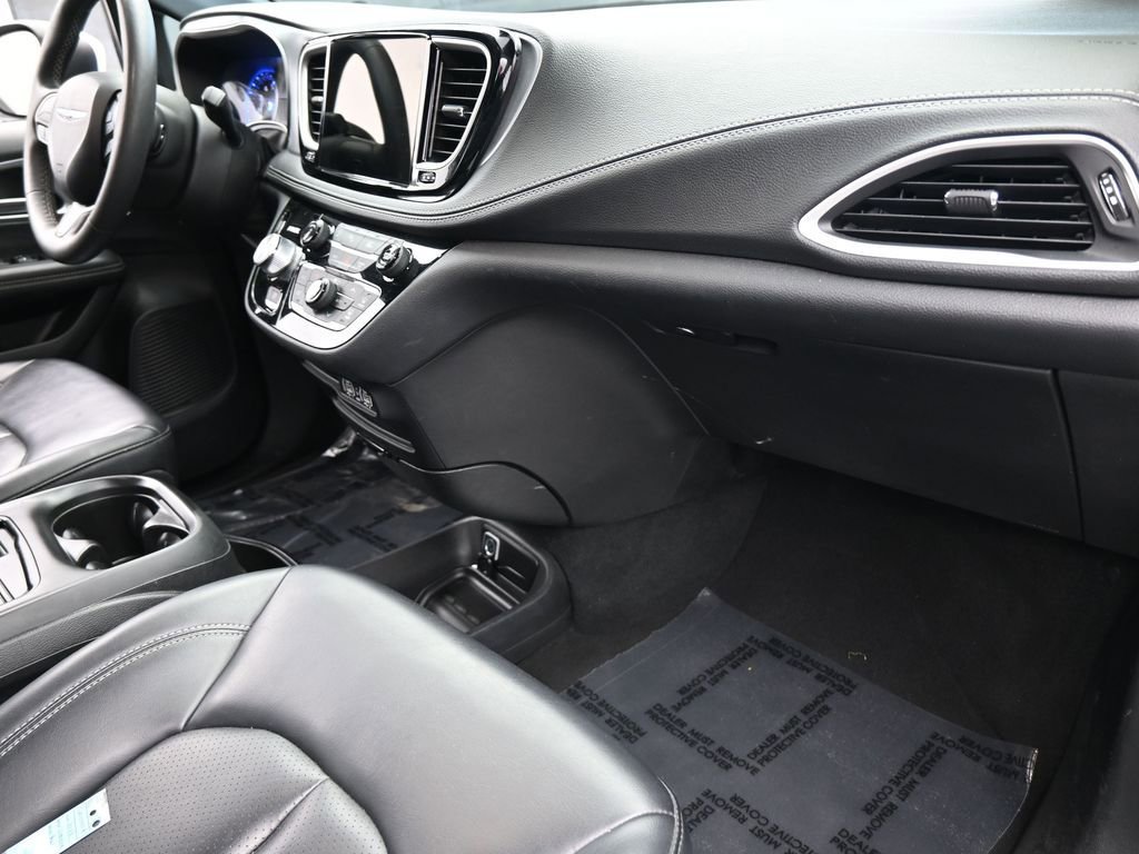Used 2023 Chrysler Pacifica Touring-L w/ S Appearance Package image 47