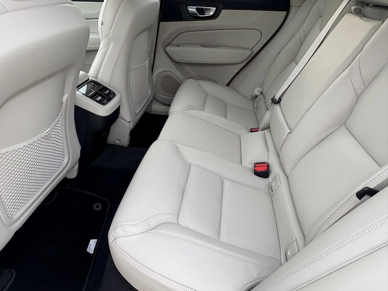New 2026 Volvo XC60 B5 Ultra w/ Protection Package Premier AWD/4WD image 20