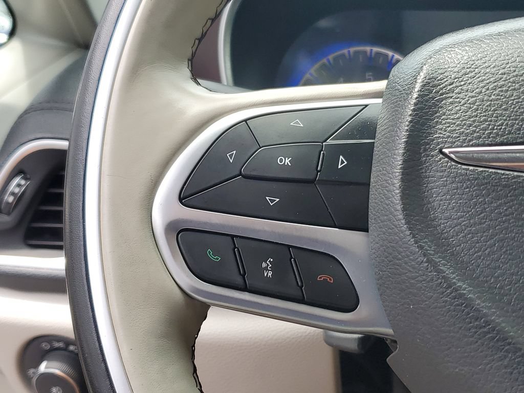 Used 2019 Chrysler Pacifica Limited FWD image 26