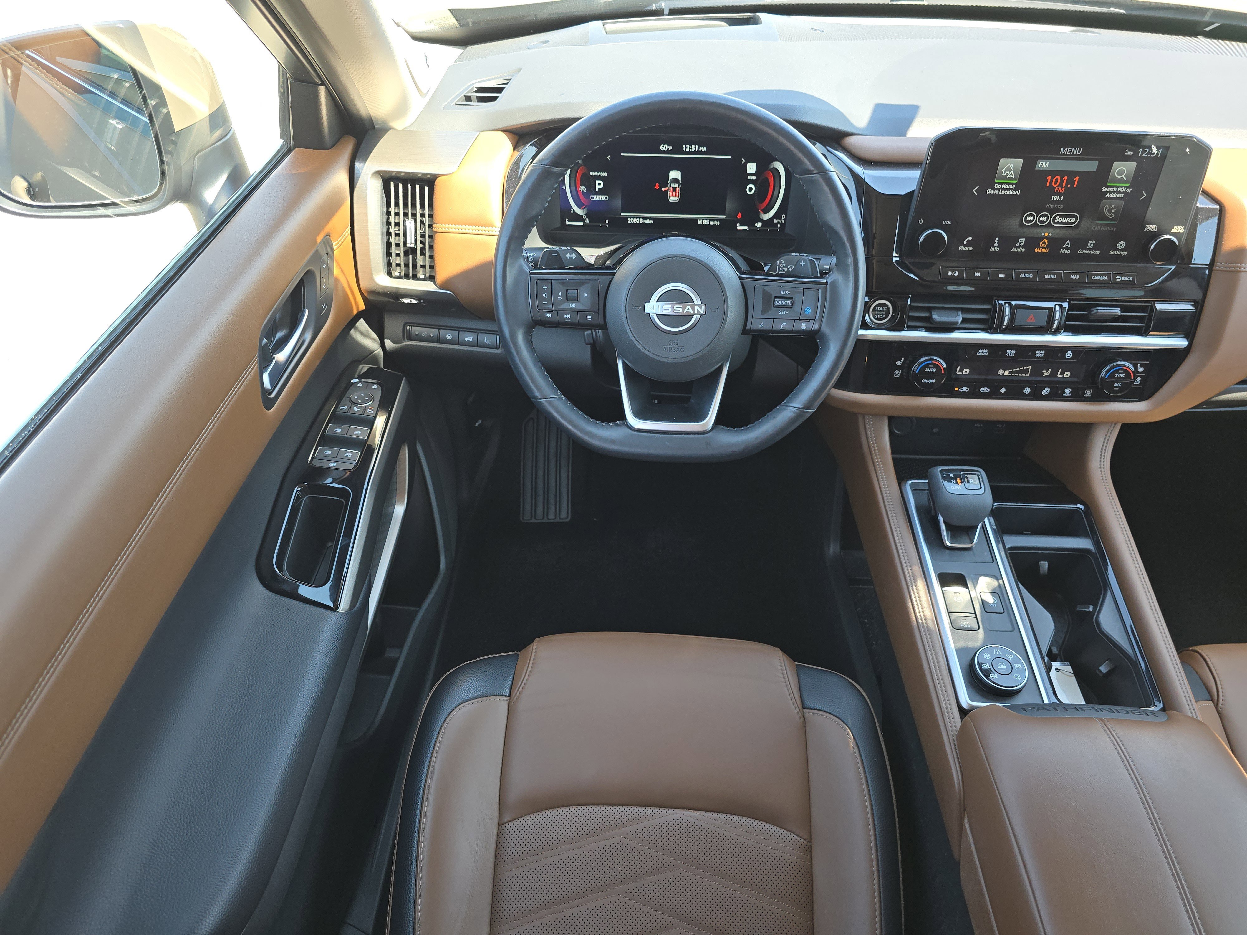 Used 2024 Nissan Pathfinder Platinum image 37