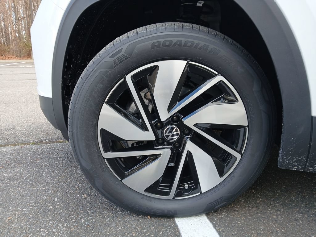 New 2026 Volkswagen Atlas SE FWD image 26