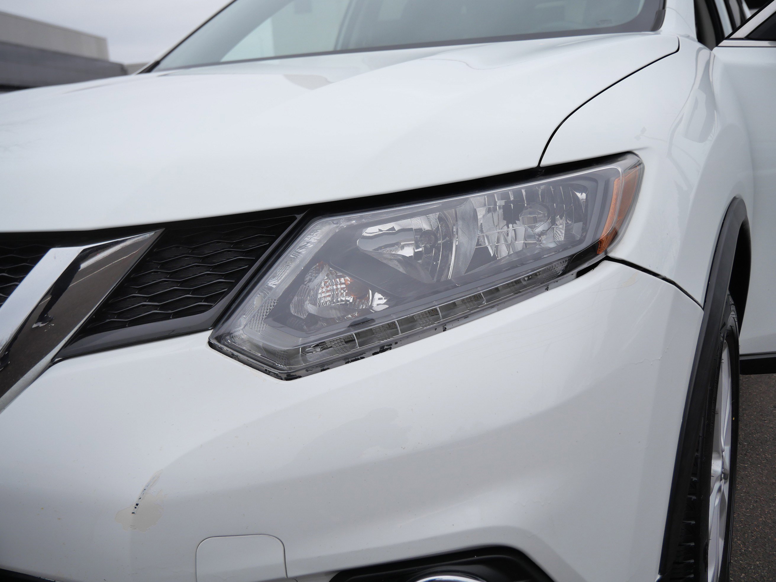 Used 2016 Nissan Rogue SV image 16