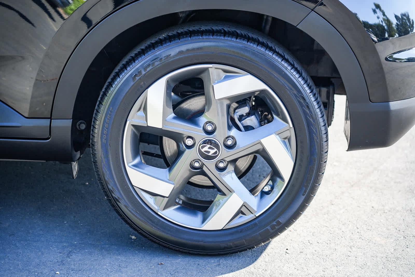 Used 2023 Hyundai Venue SEL image 11