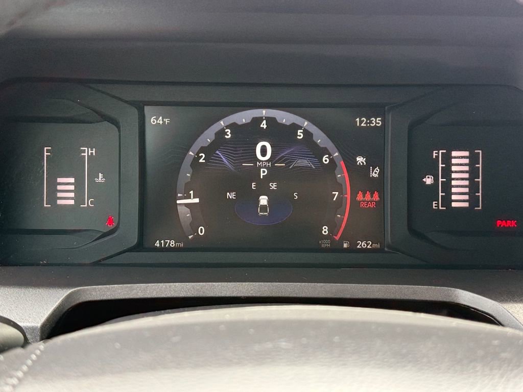 Used 2025 Toyota Tacoma SR5 AWD/4WD image 33