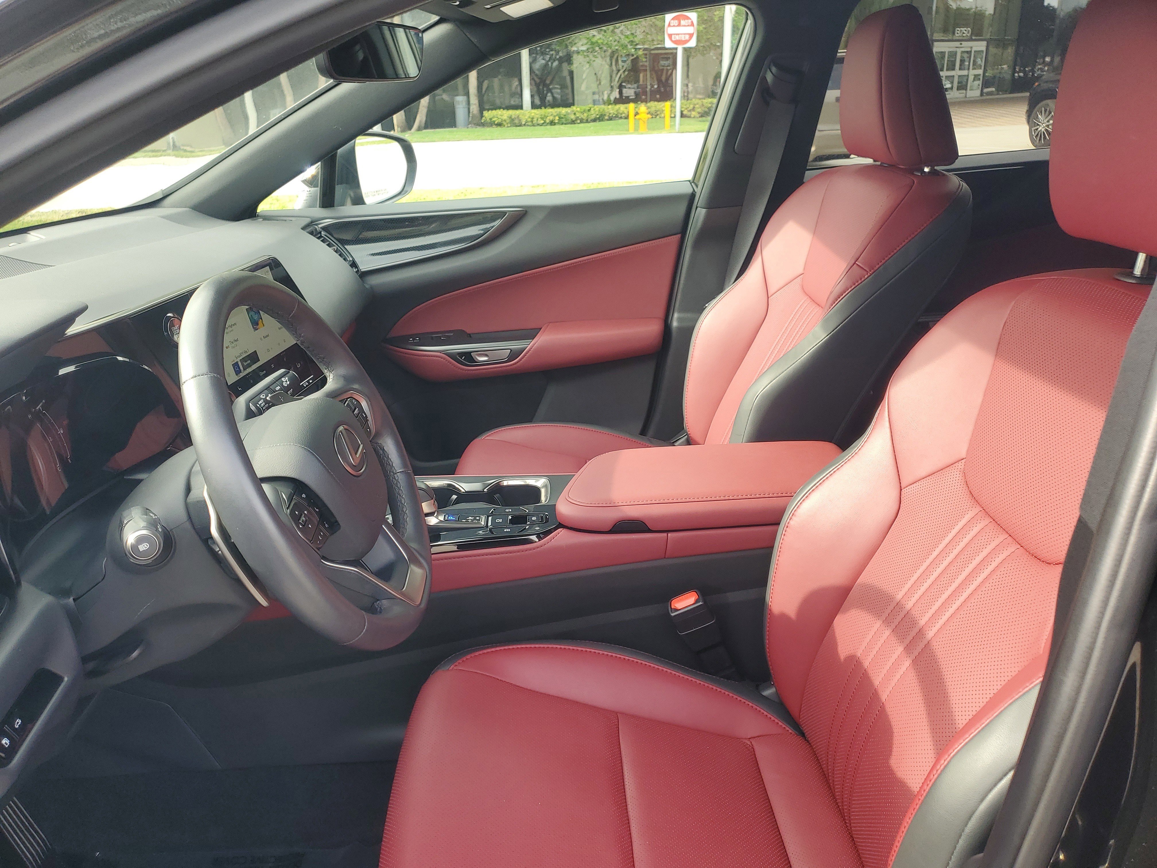 Used 2025 Lexus NX 250 FWD w/ Towing Package (2000 Lbs) image 19