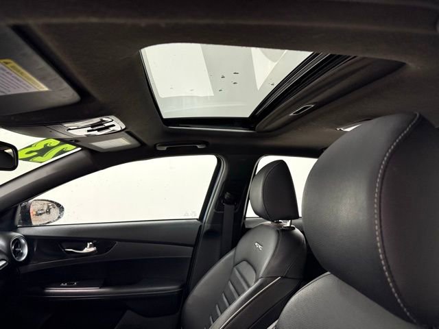 Used 2023 Kia Forte GT-Line w/ GT-Line Premium Package FWD image 13