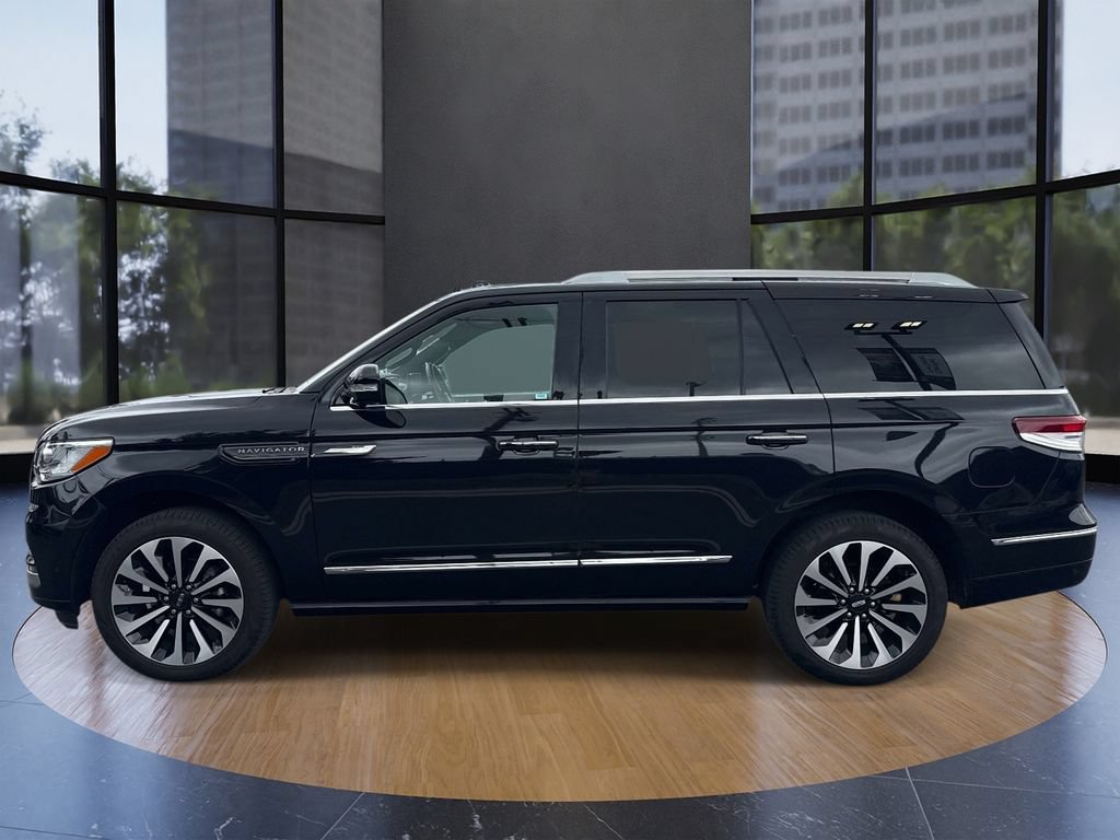 Used 2024 Lincoln Navigator Reserve AWD/4WD image 6