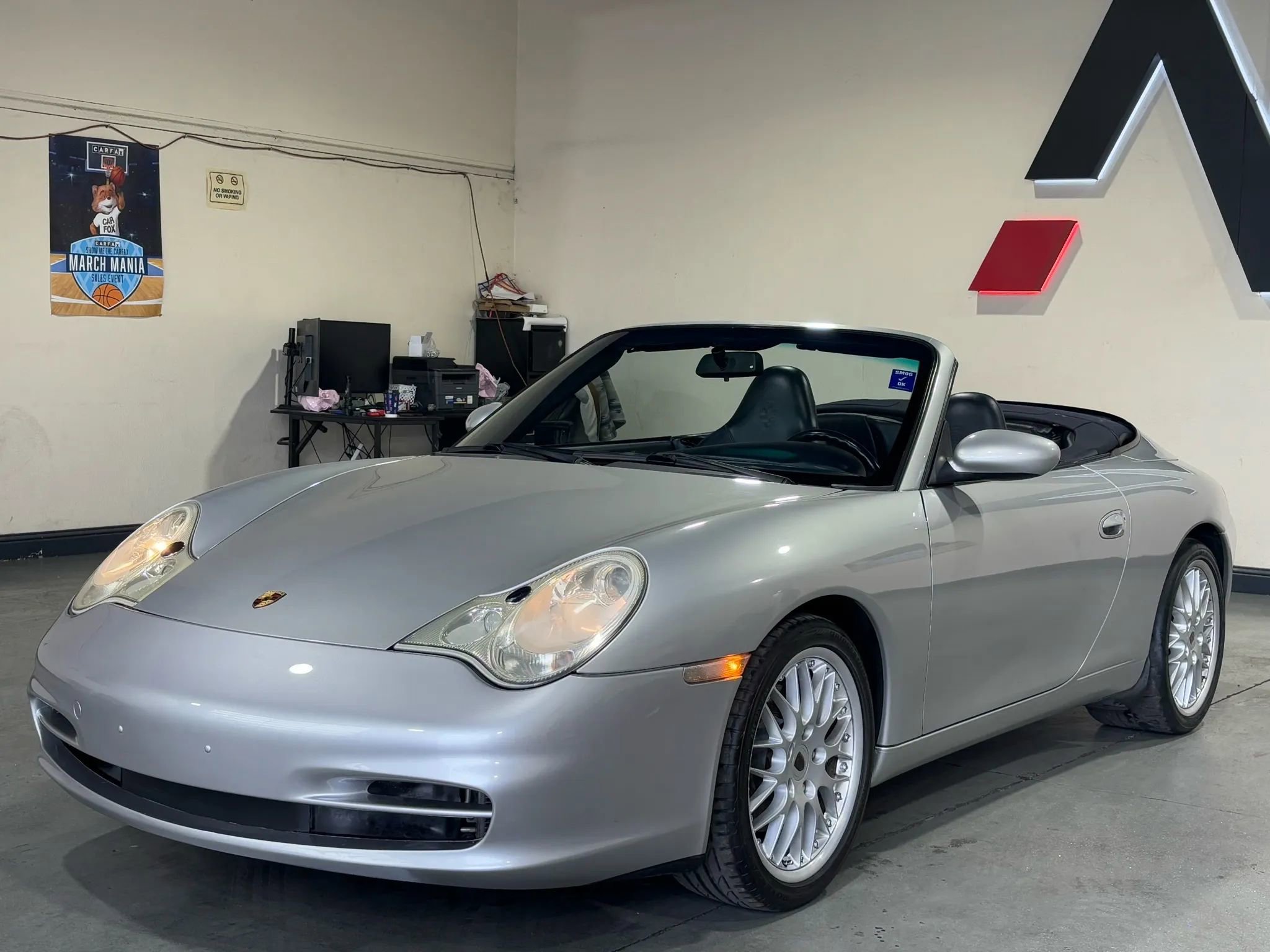 Used 2004 Porsche 911 Carrera image 9