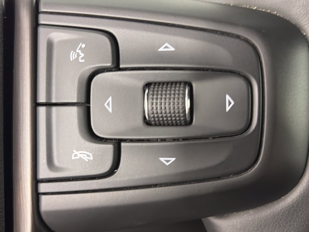 Used 2025 GMC Sierra 1500 AT4 w/ Technology Package AWD/4WD image 18