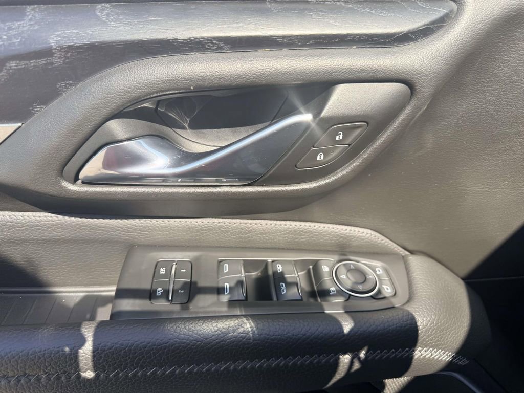 Used 2021 GMC Yukon XL Denali image 13