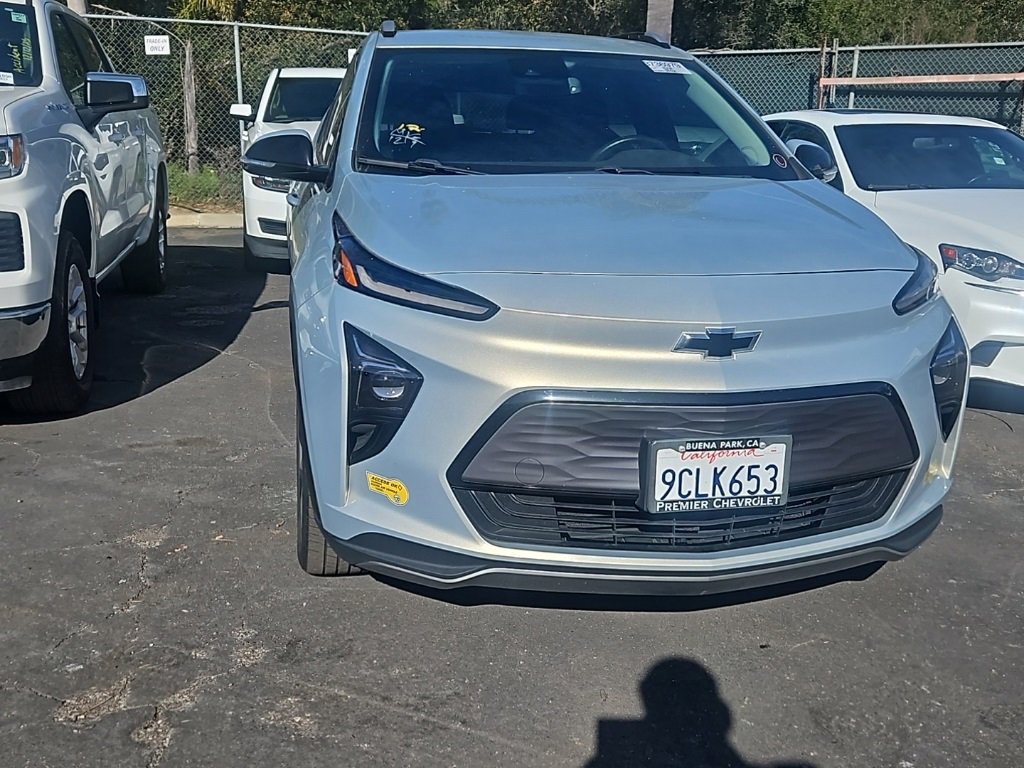 Used 2022 Chevrolet Bolt EUV LT w/ Convenience Package image 1