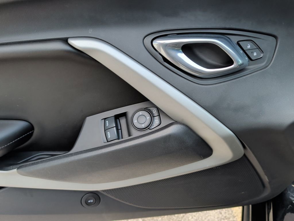 Used 2017 Chevrolet Camaro LT image 10