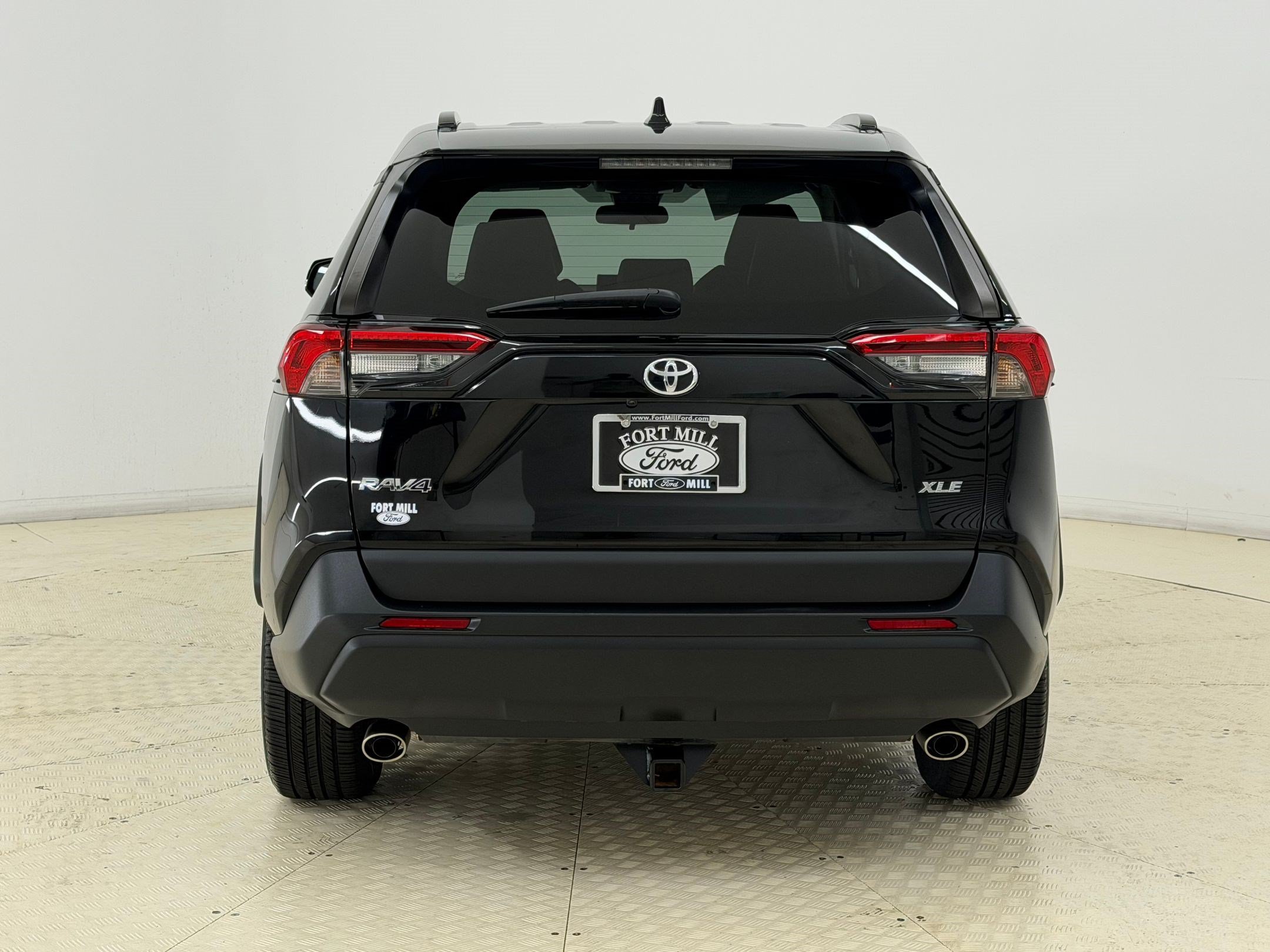 Used 2021 Toyota RAV4 XLE Premium FWD image 10